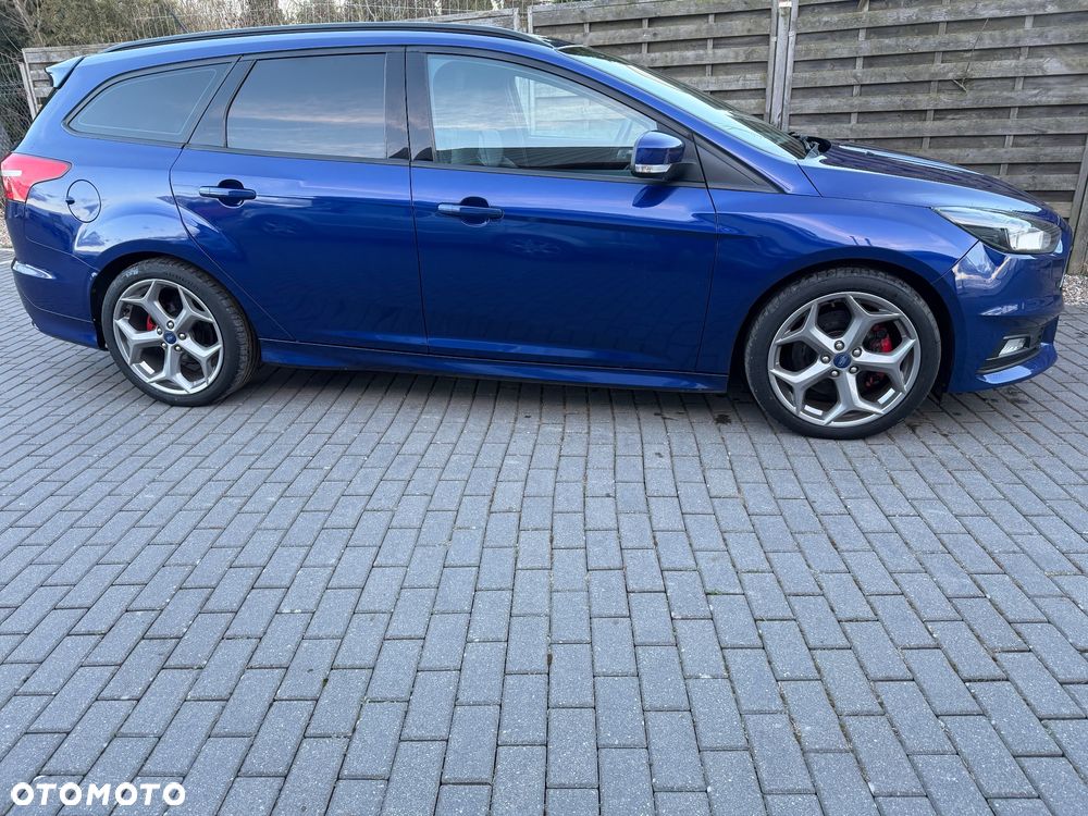 Ford Focus ST - 8