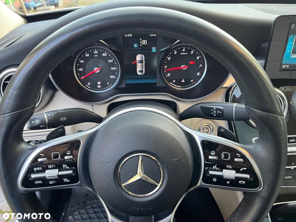 Mercedes-Benz Klasa C 300 4Matic 9G-TRONIC Exclusive - 37