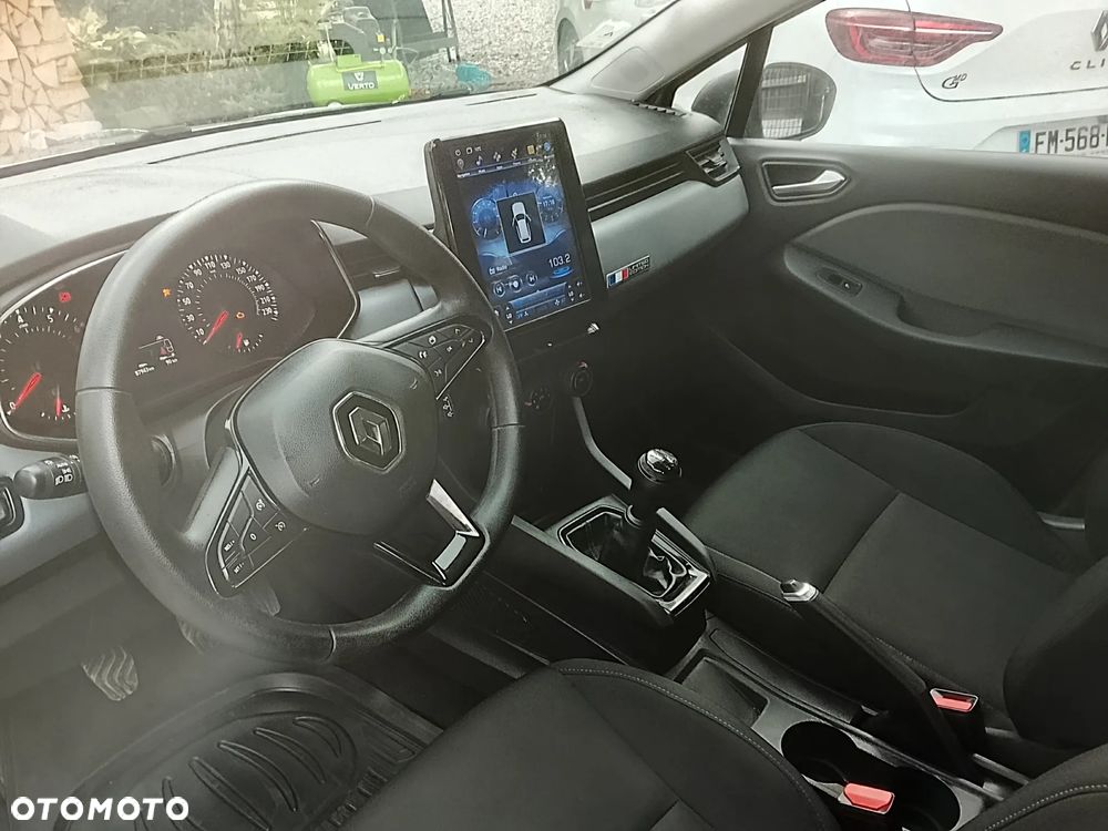 Renault Clio - 15