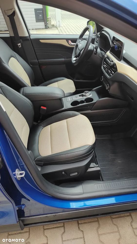 Ford Escape 2.0 EcoBoost AWD Titanium - 11