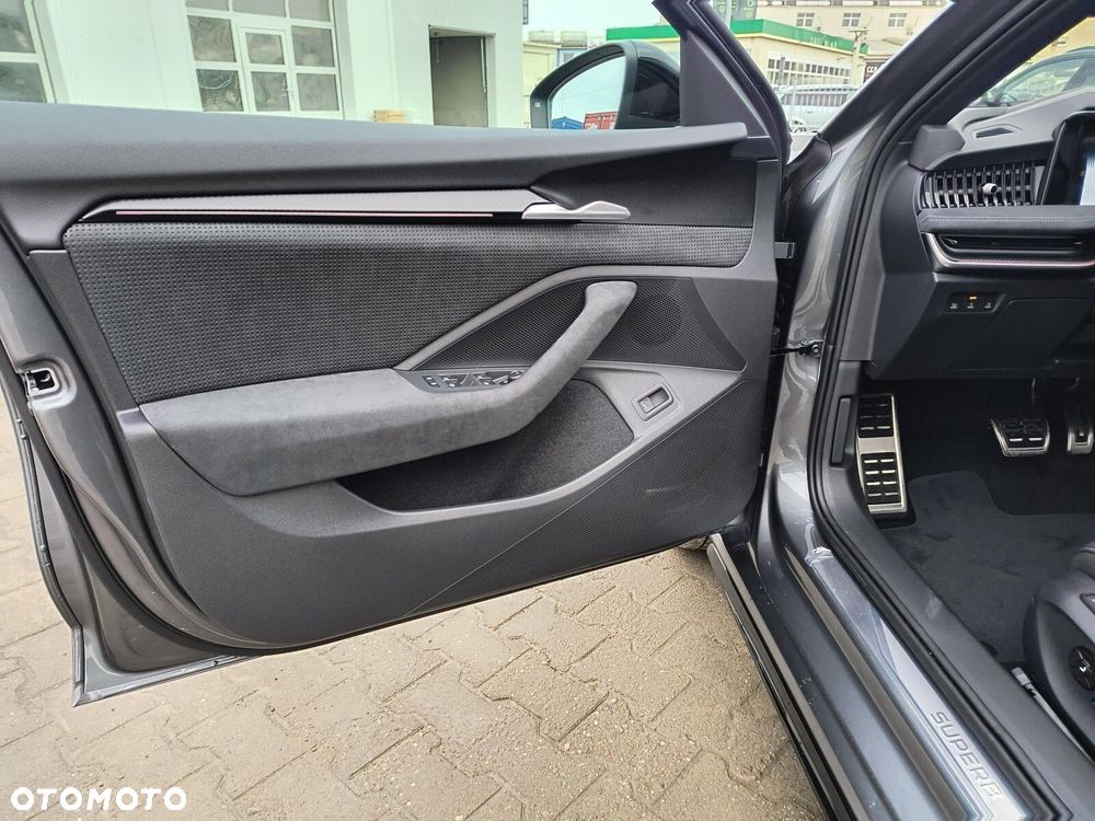 Skoda Superb 2.0 TSI Sportline DSG - 10