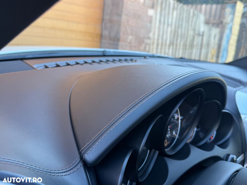 Porsche Cayenne - 33