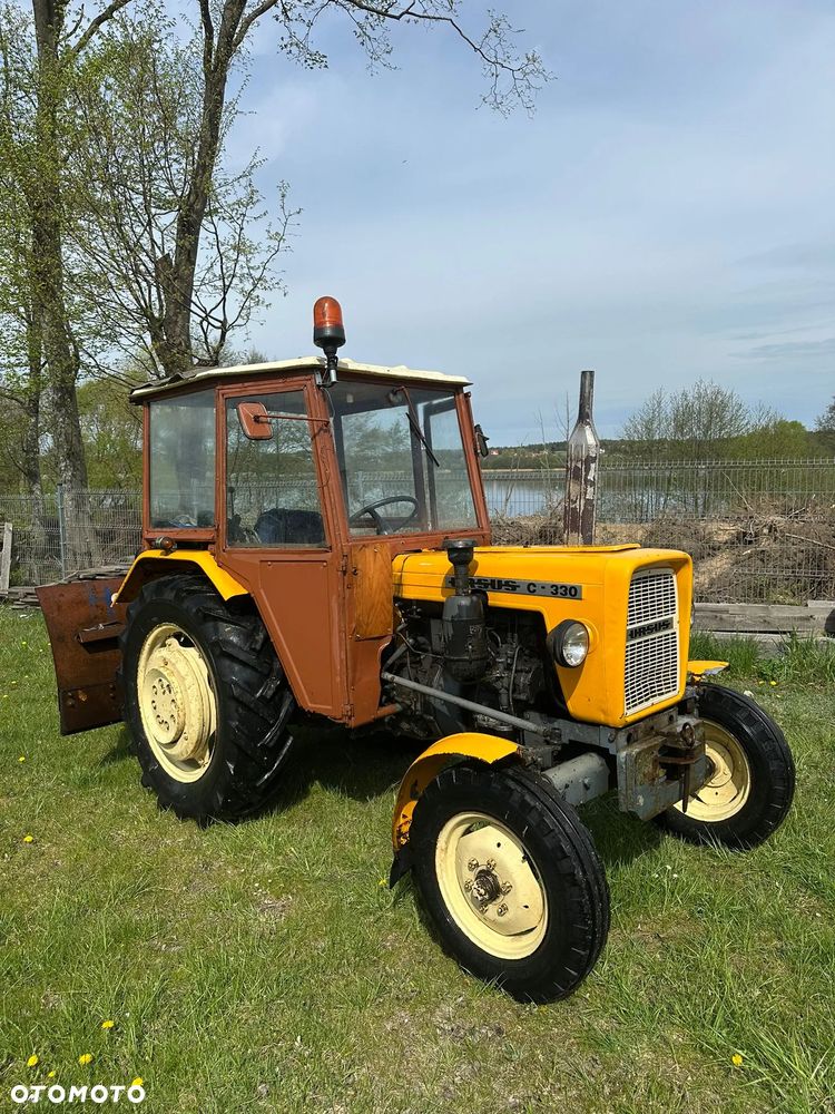 Ursus C-330 - 2