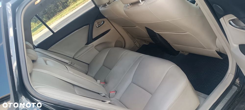 Toyota Avensis 2.2 D-4D Sol plus Premium - 17