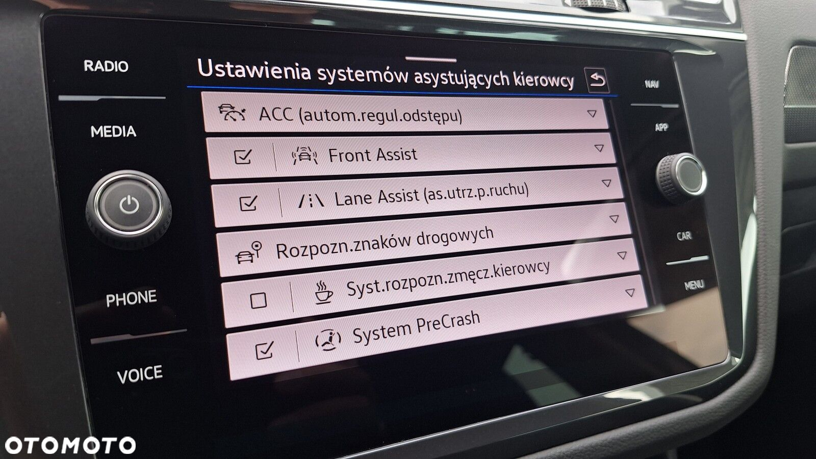 Volkswagen Tiguan 2.0 TDI SCR Urban Sport DSG - 27