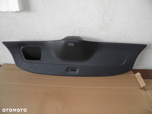 TAPICERKA KLAPY VW UP 1S0867601E