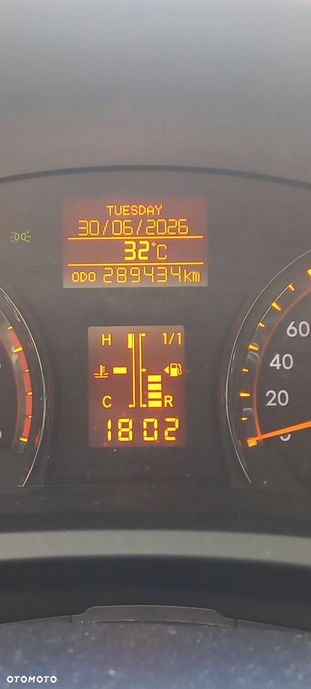 Toyota Avensis 2.2 D-4D Sol NAVI - 1