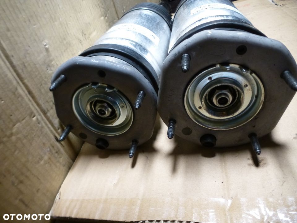 AMORTYZATOR PNEUMATYCZNY PRZÓD  JAGUAR LAND ROVER L8B23C285AA  L8B23C286AA 20r gwa!!! - 2