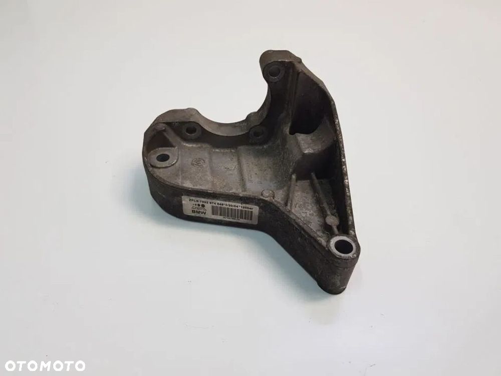 UCHWYT ŁAPA MOCOWANIE POMY WSPOMAGANIA BMW E87 E90 - 1
