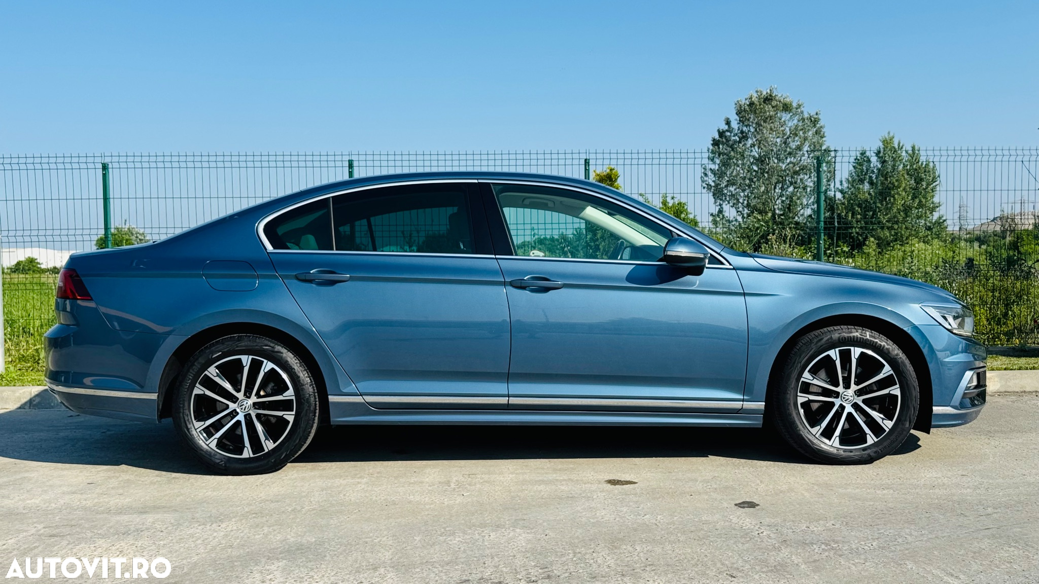 Volkswagen Passat - 14