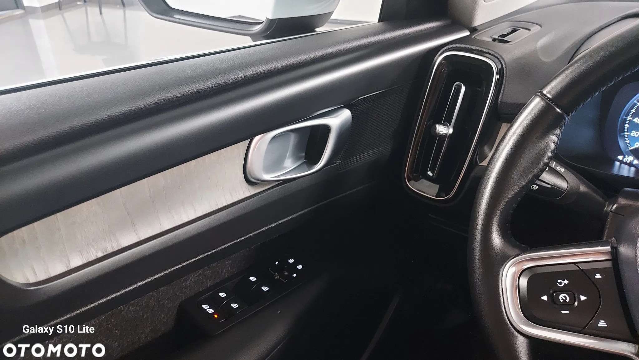 Volvo XC 40 D3 SCR Inscription - 28