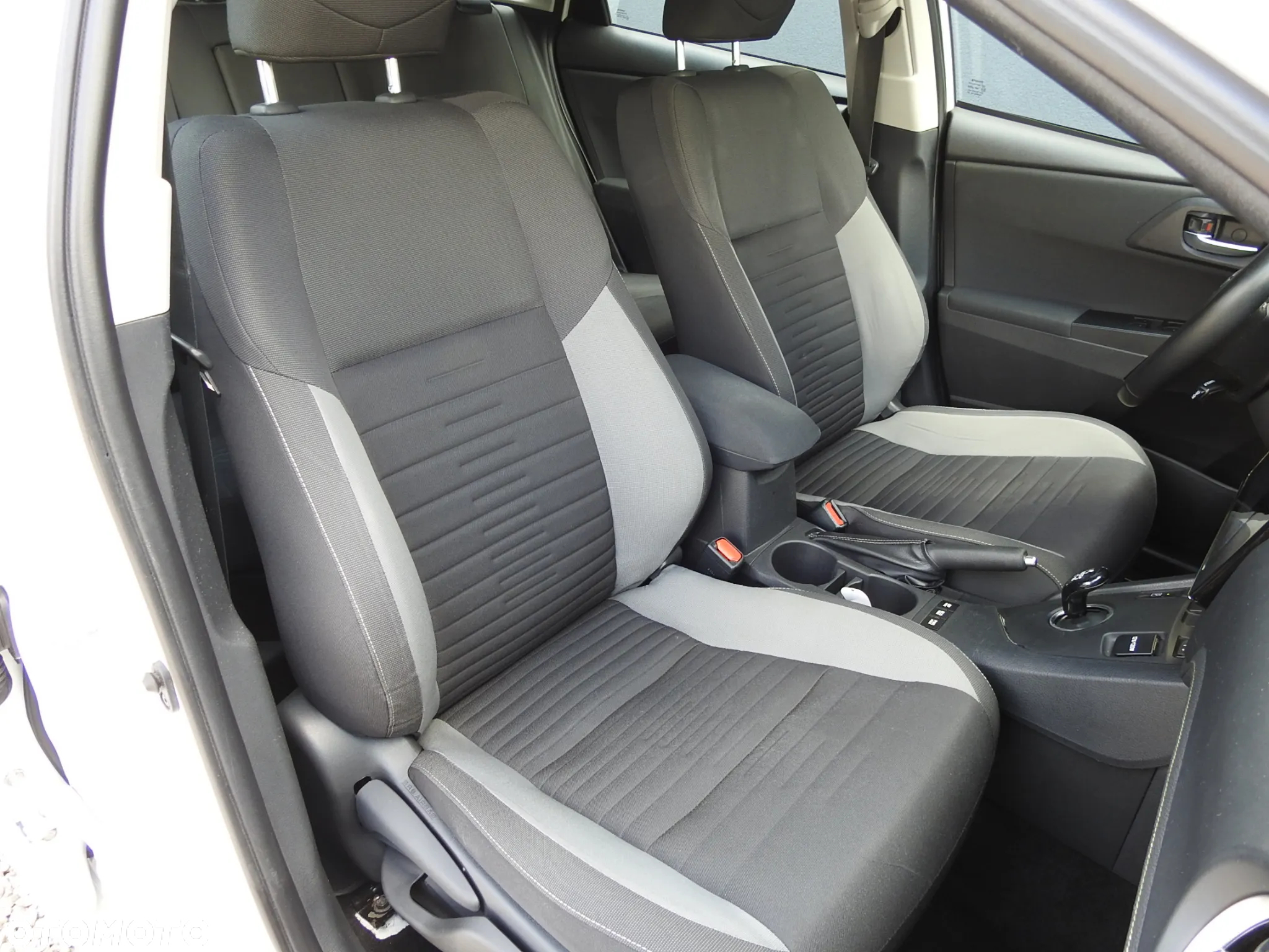 Toyota Auris 1.8 VVT-i Hybrid Automatik Comfort - 10