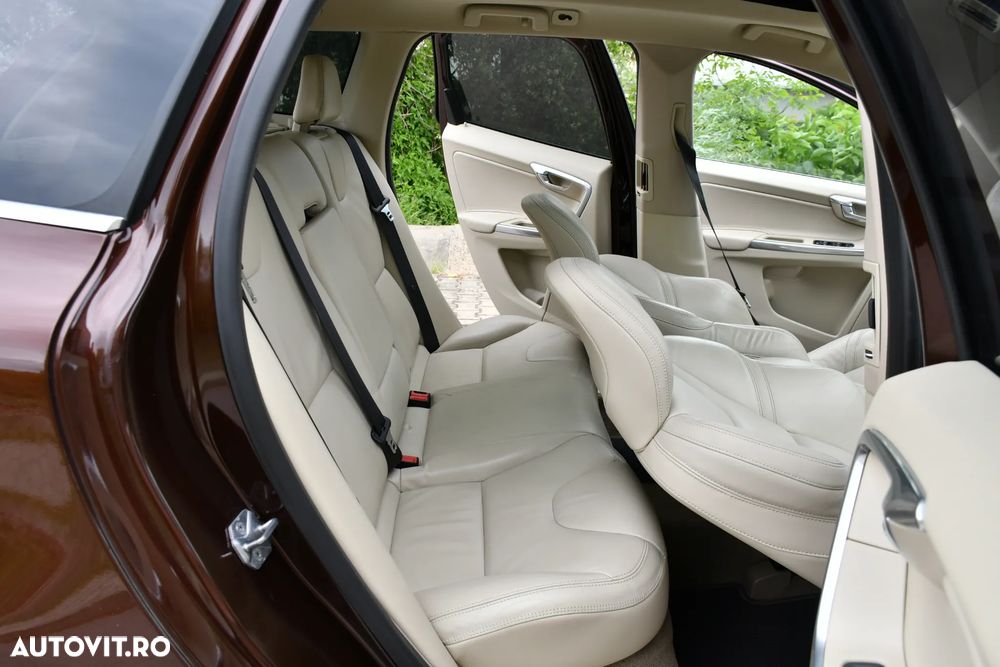 Volvo XC 60 D3 Geartronic Summum - 24