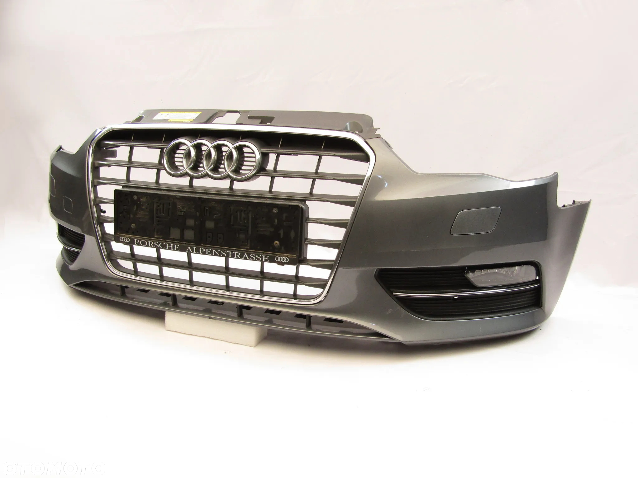Zderzak przedni Audi A3 8V 12 - 16 Sprysk. Kod lakieru LX7R - 10