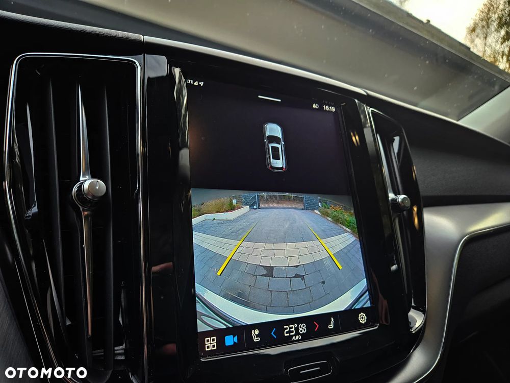 Volvo XC 60 B4 B Plus Bright - 39