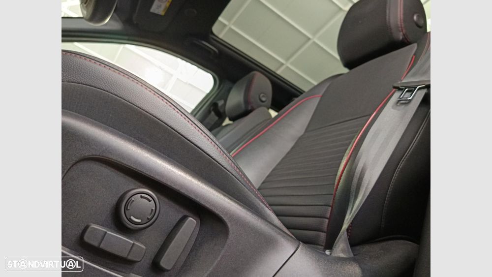 Land Rover Discovery Sport 1.5 I3 P300e AWD R-Dynamic S - 15