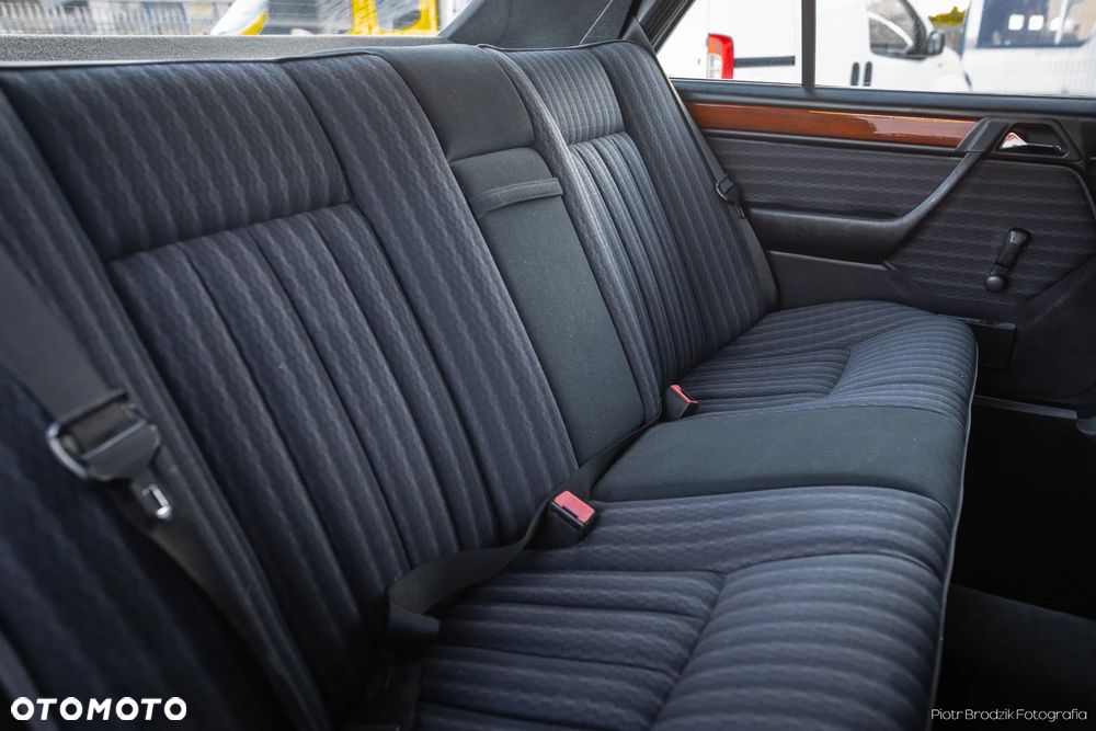 Mercedes-Benz W124 (1984-1993) - 22