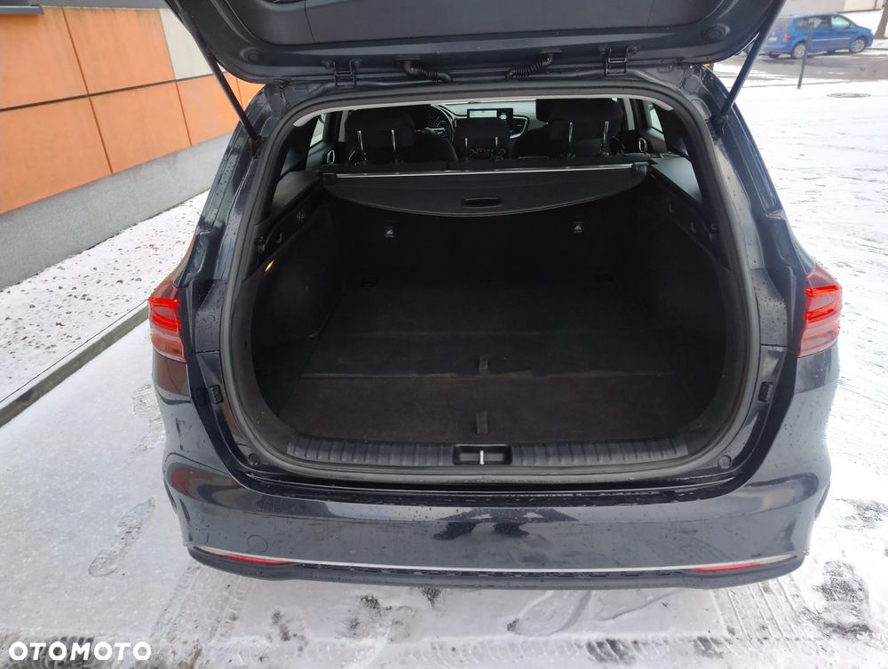 Kia Ceed 1.6 CRDi mHEV L Business Line - 23