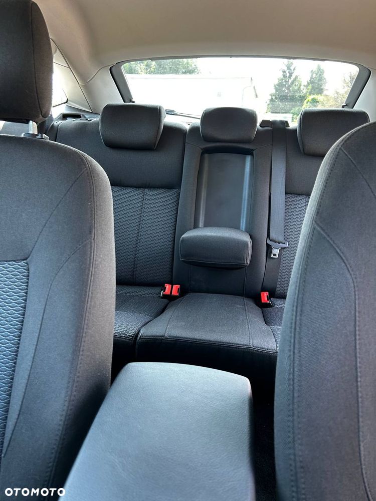 Ford Mondeo 2.0 Ghia - 16