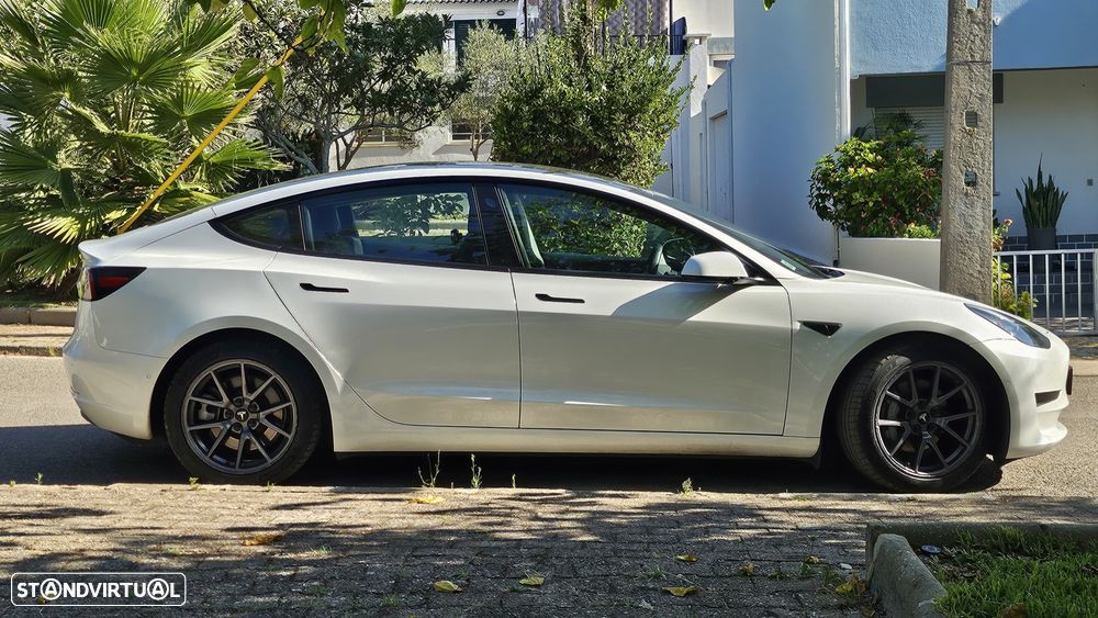 Tesla Model 3 - 1