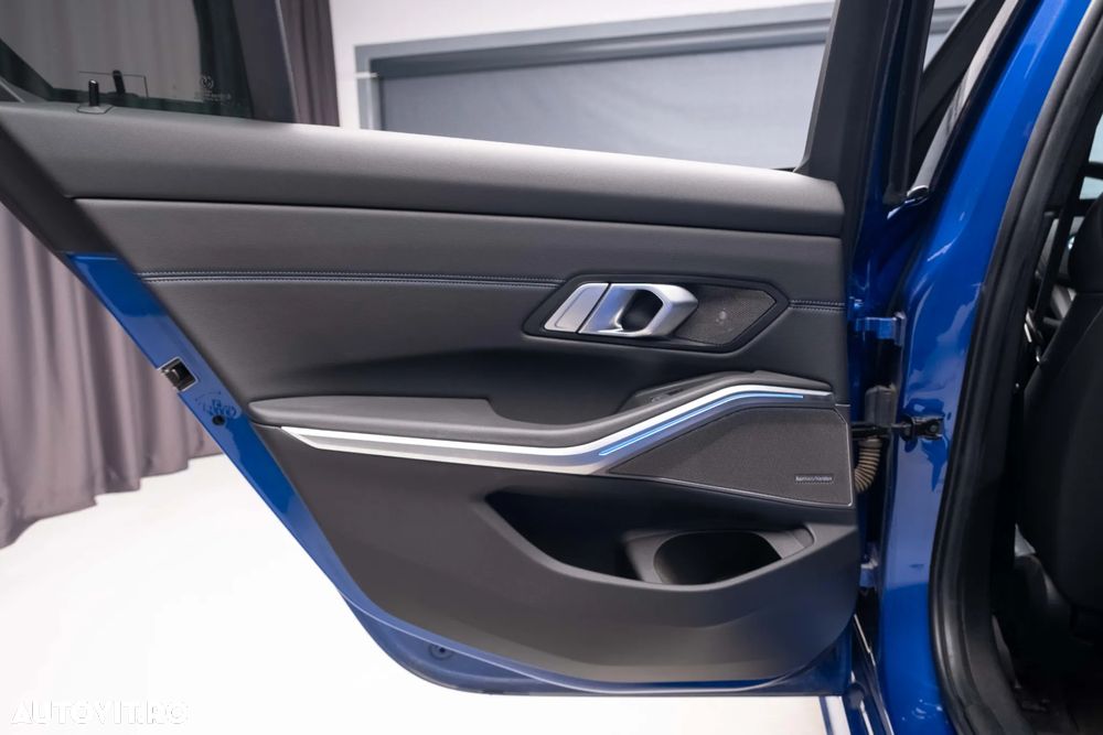 BMW Seria 3 330e xDrive AT PHEV - 24