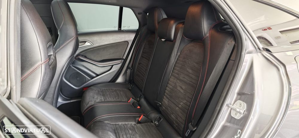 Mercedes-Benz CLA 220 d 4Matic 7G-DCT AMG Line - 28