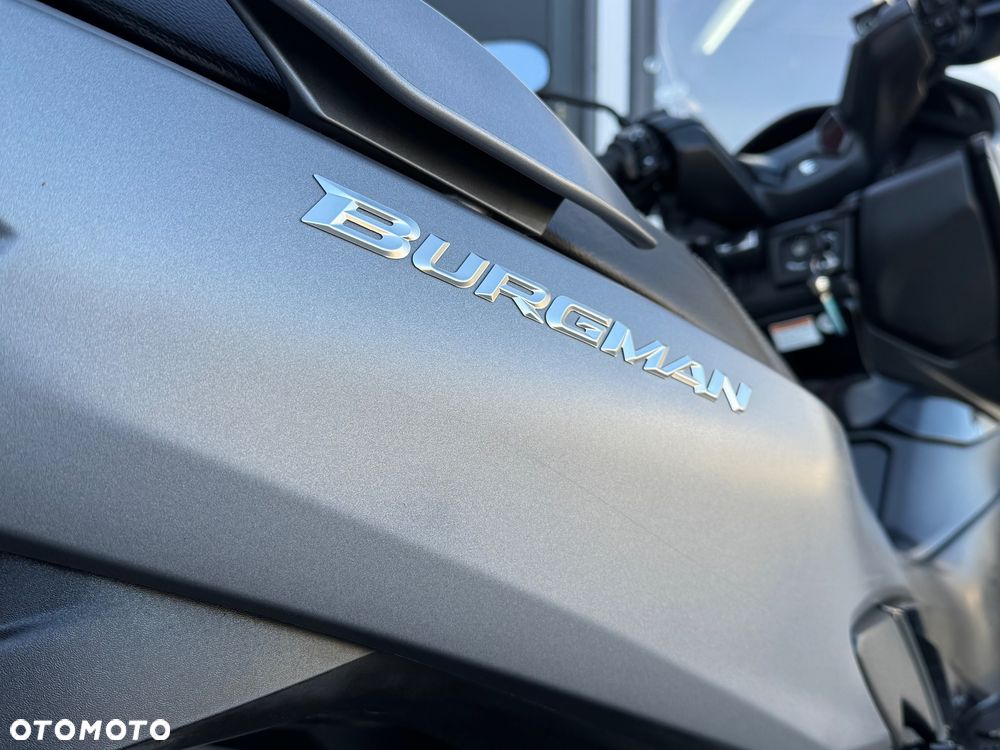 Suzuki Burgman - 8