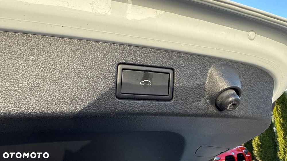 Volkswagen Arteon 2.0 TDI SCR R-Line DSG - 22