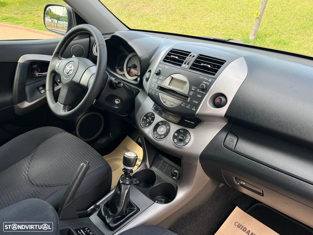 Toyota RAV4 2.2 D-CAT 4x4 Sol - 11