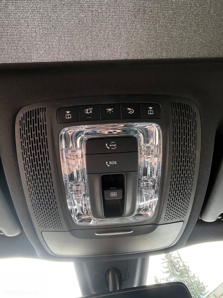 Mercedes-Benz GLB - 32