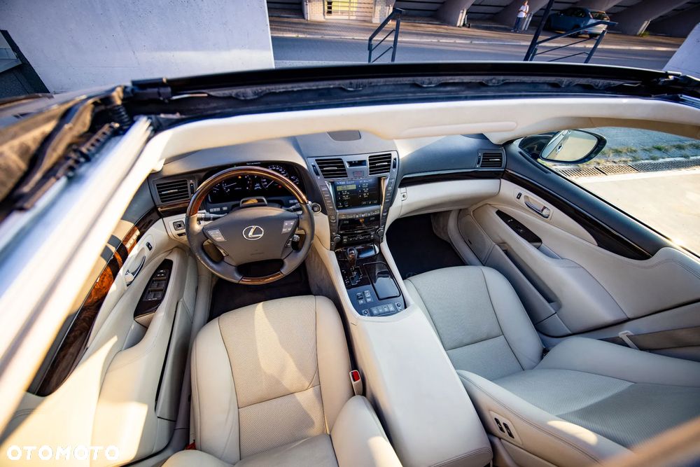 Lexus LS 460 Prestige - 31