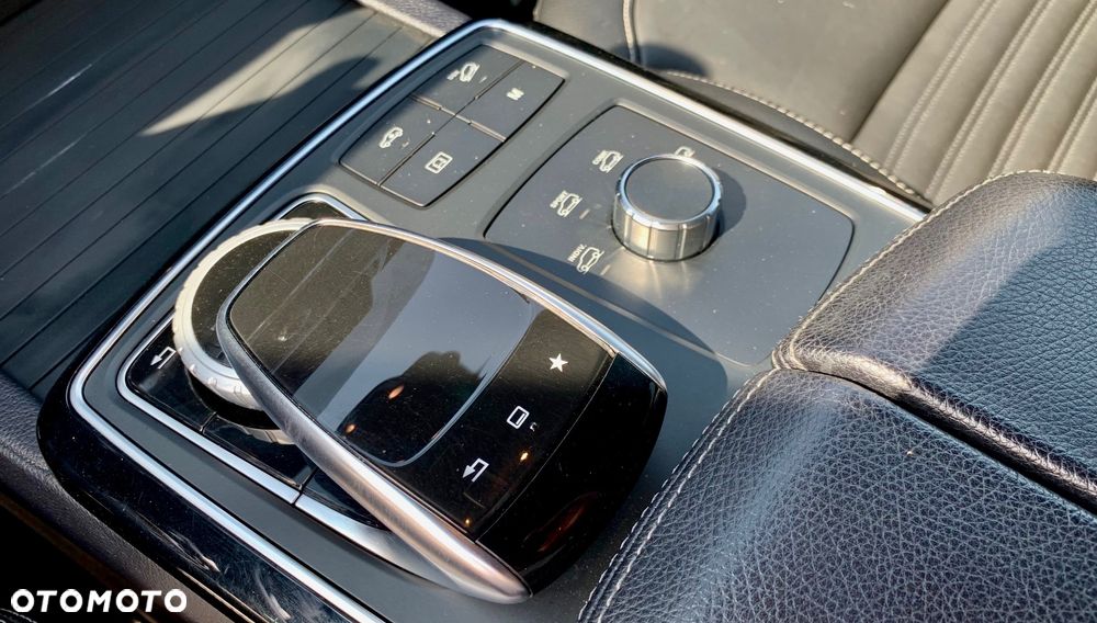 Mercedes-Benz GLE 500 e 4Matic 7G-TRONIC AMG Line - 19