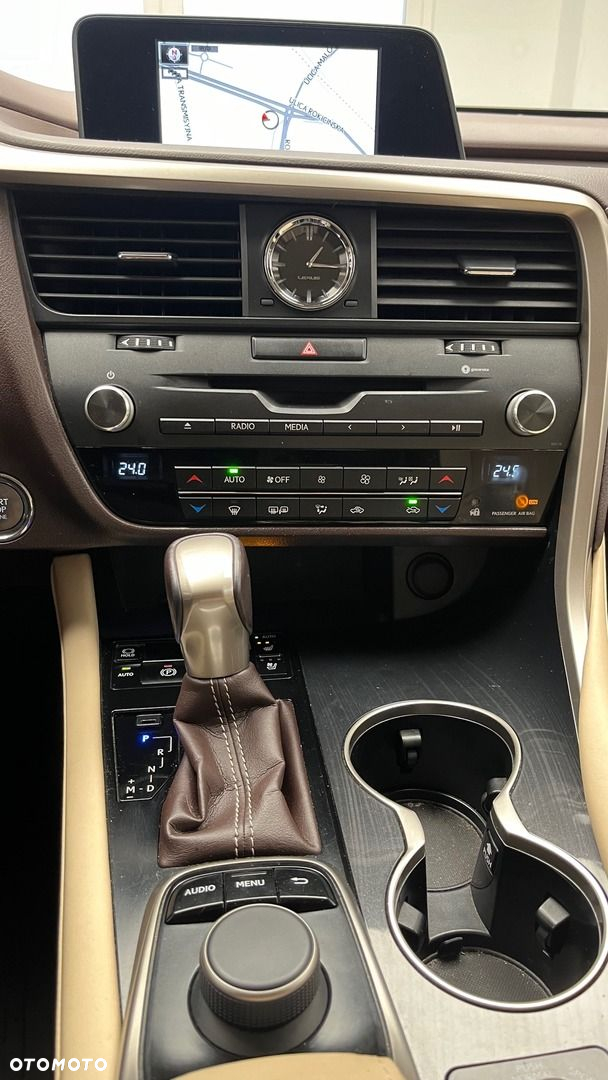 Lexus RX - 21