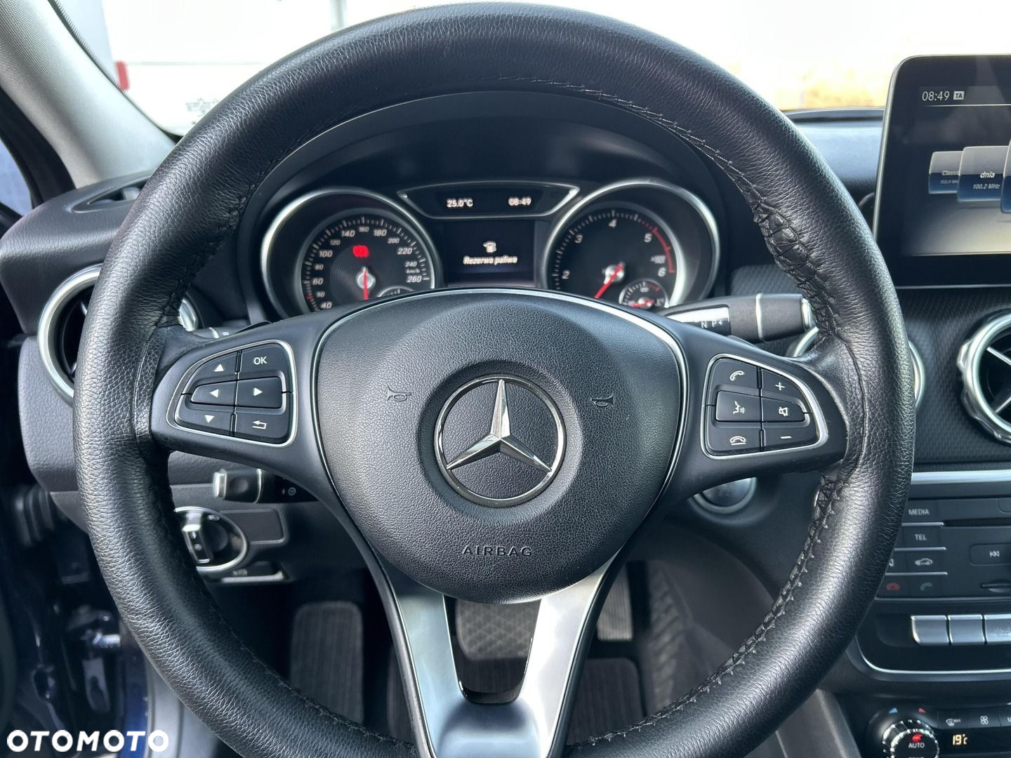 Mercedes-Benz GLA 180 d 7G-DCT Urban - 13