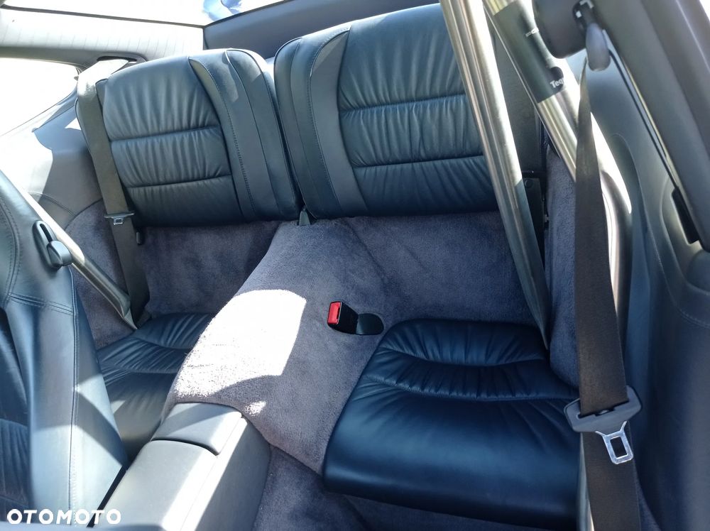 Porsche 911 Carrera - 16