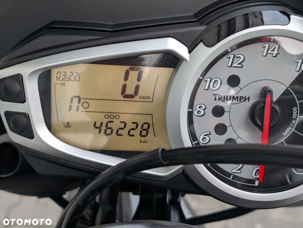 Triumph Street Triple - 13