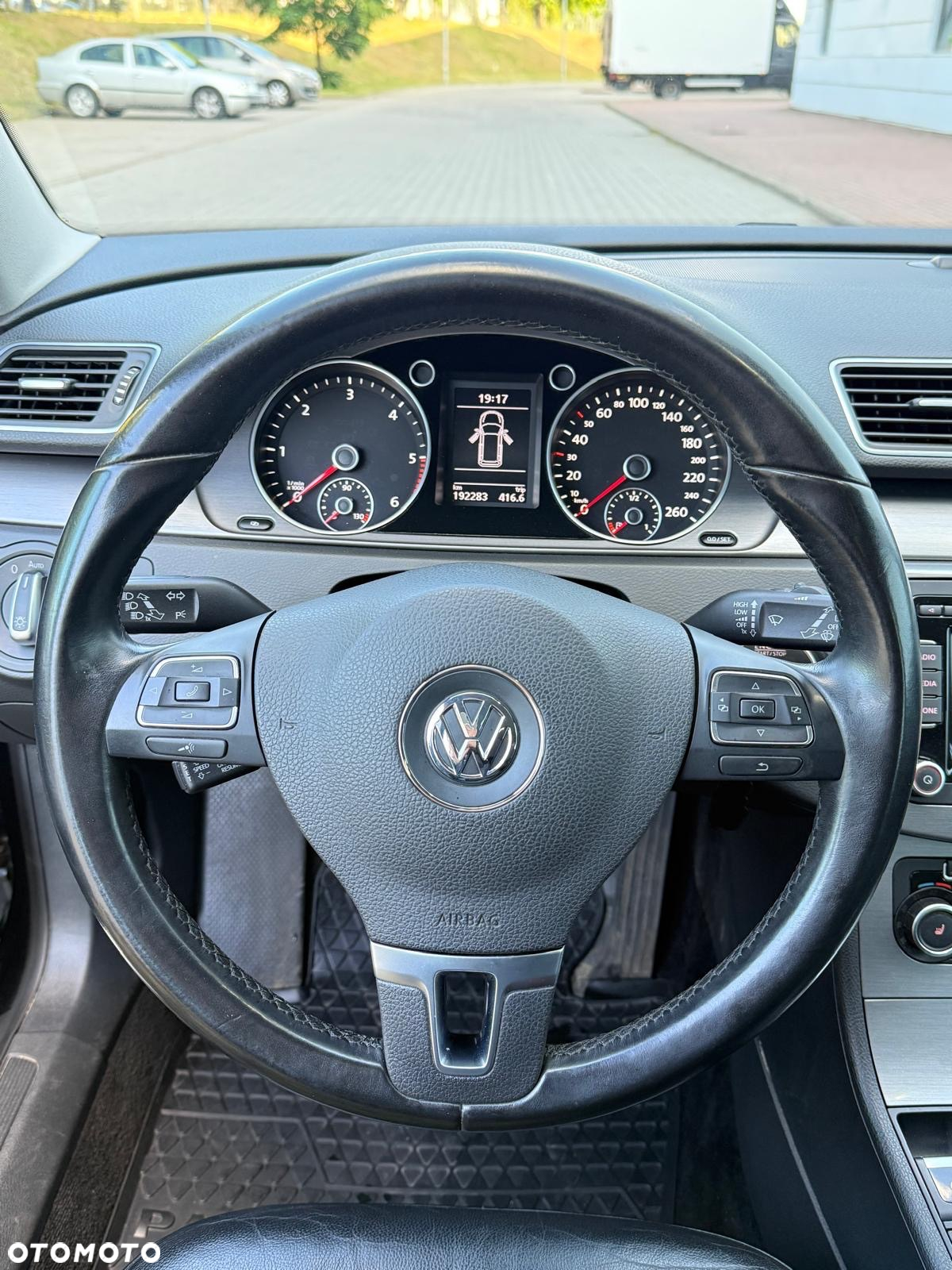 Volkswagen Passat 2.0 TDI DPF Highline - 12