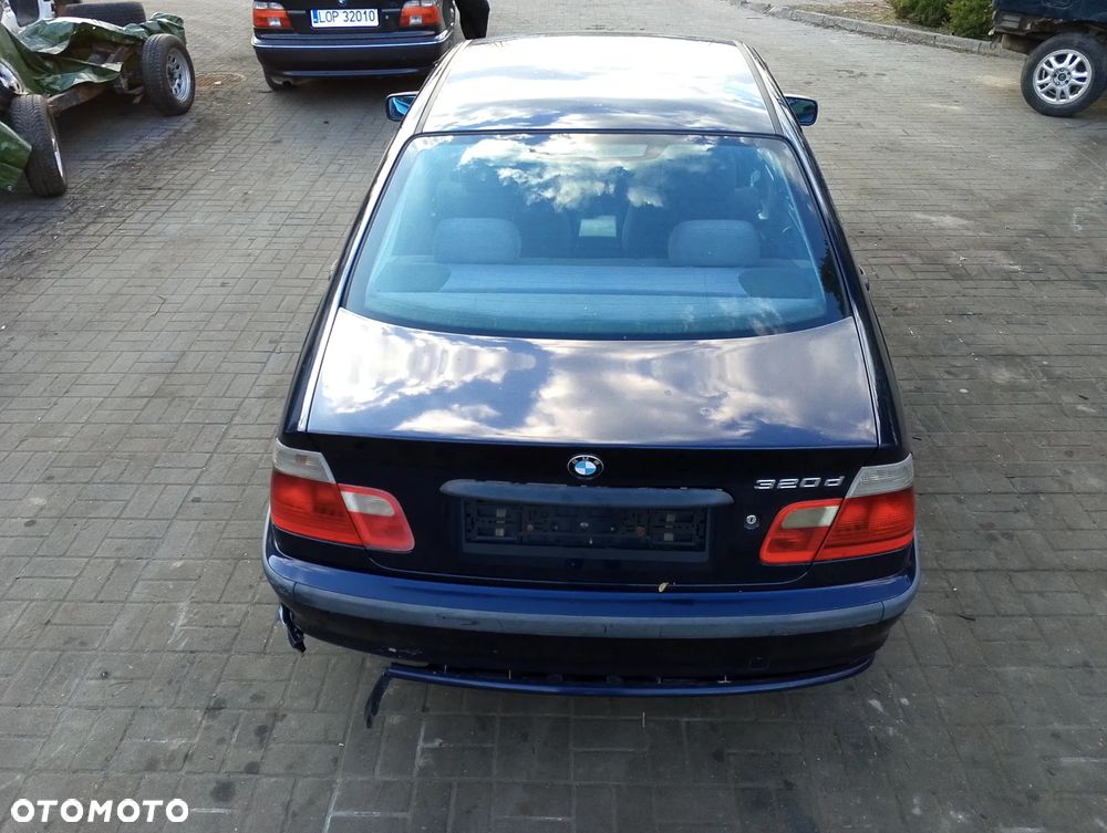 BMW Seria 3 E46 Przed Lift (98-01r.) 2.0 D 136KM. Silnik M47D20 (M47 D20) / 204D1 Skrzynia 7503247 / S5D 280Z THCI  (S5D280Z) lakier 317 Orient Blau Metallic. Cały na części. GWARANCJA !!! Przód Tył Zestaw Komplet Drzwi Klapa Zderzak Błotnik Maska Grill Atrapa Szyba Pas Lampa Lusterko Boczki Fotel Kanapa Kokpit Deska Rozdzielcza Przełącznik Włącznik Sterownik Przewody Wiązka Instalacja Moduł Komputer Czujnik Listwa Pompa Alternator Wtryski Głowica Rozrusznik Kompresor Sprzęgło Dwumas Silnik Skrzynia ABS Klimatyzacji Paliwa Wspomagania Kolektor Turbina Przepustnica Zawór Chłodnica Koło Hak Belka Sanki Zawieszenie Mcpherson Półoś Amortyzator Wydech Tłumik Zacisk Most - 8