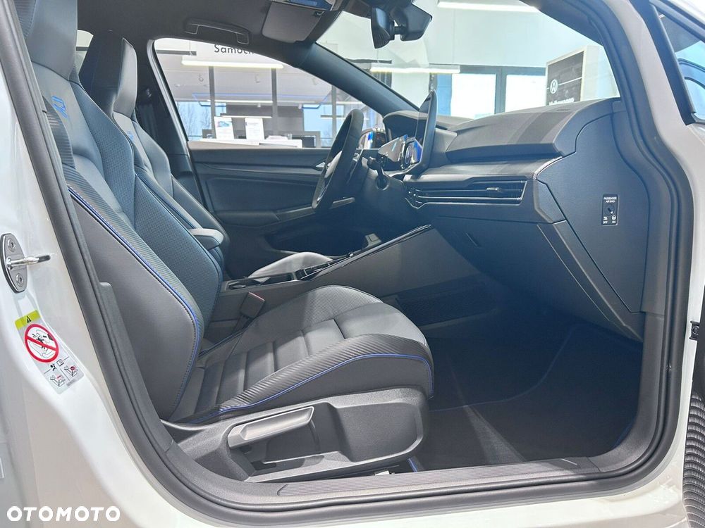 Volkswagen Golf - 20