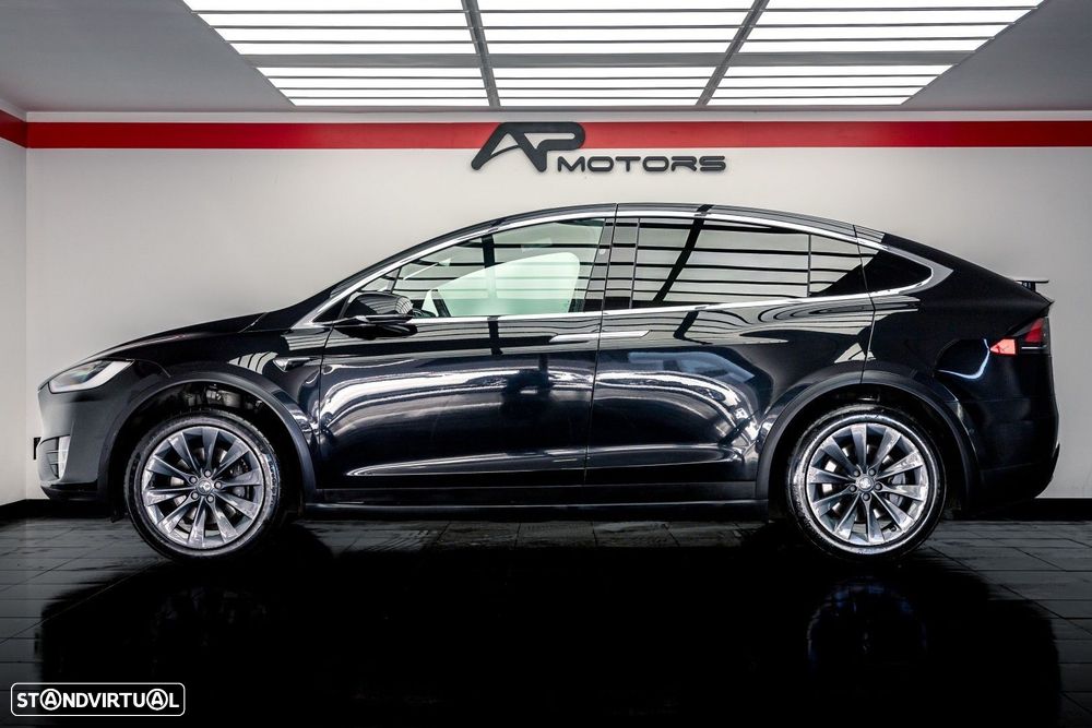 Tesla Model X - 6