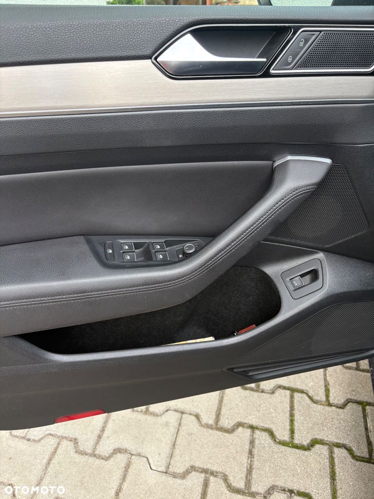 Volkswagen Passat 2.0 TDI BMT Highline - 12