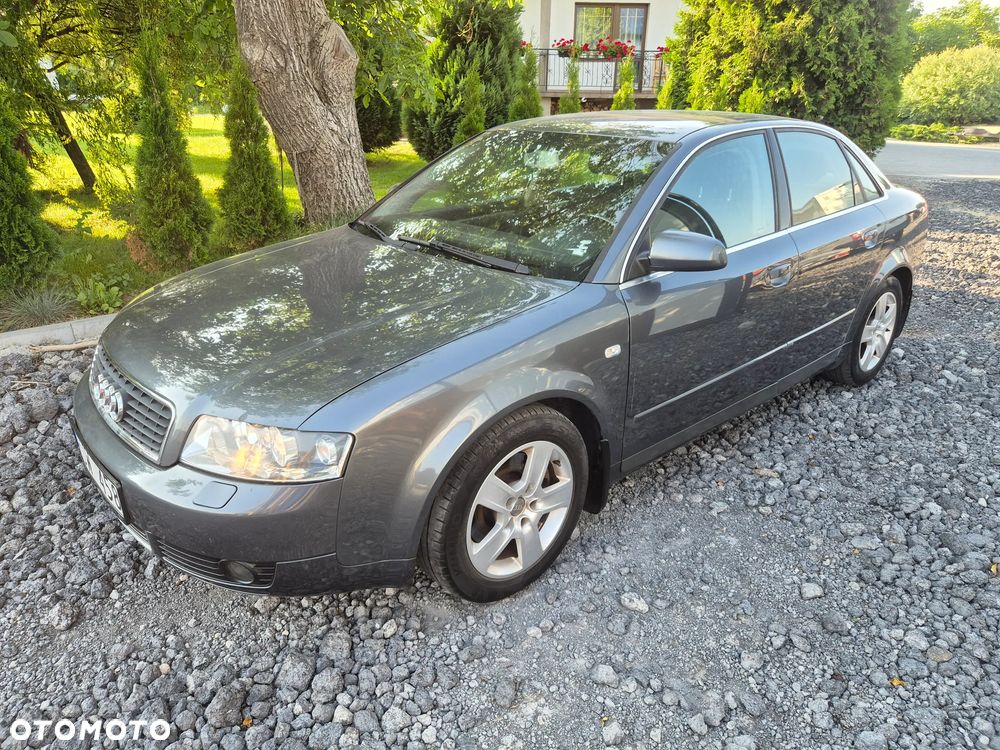 Audi A4 Limousine 1.8 T quattro - 1