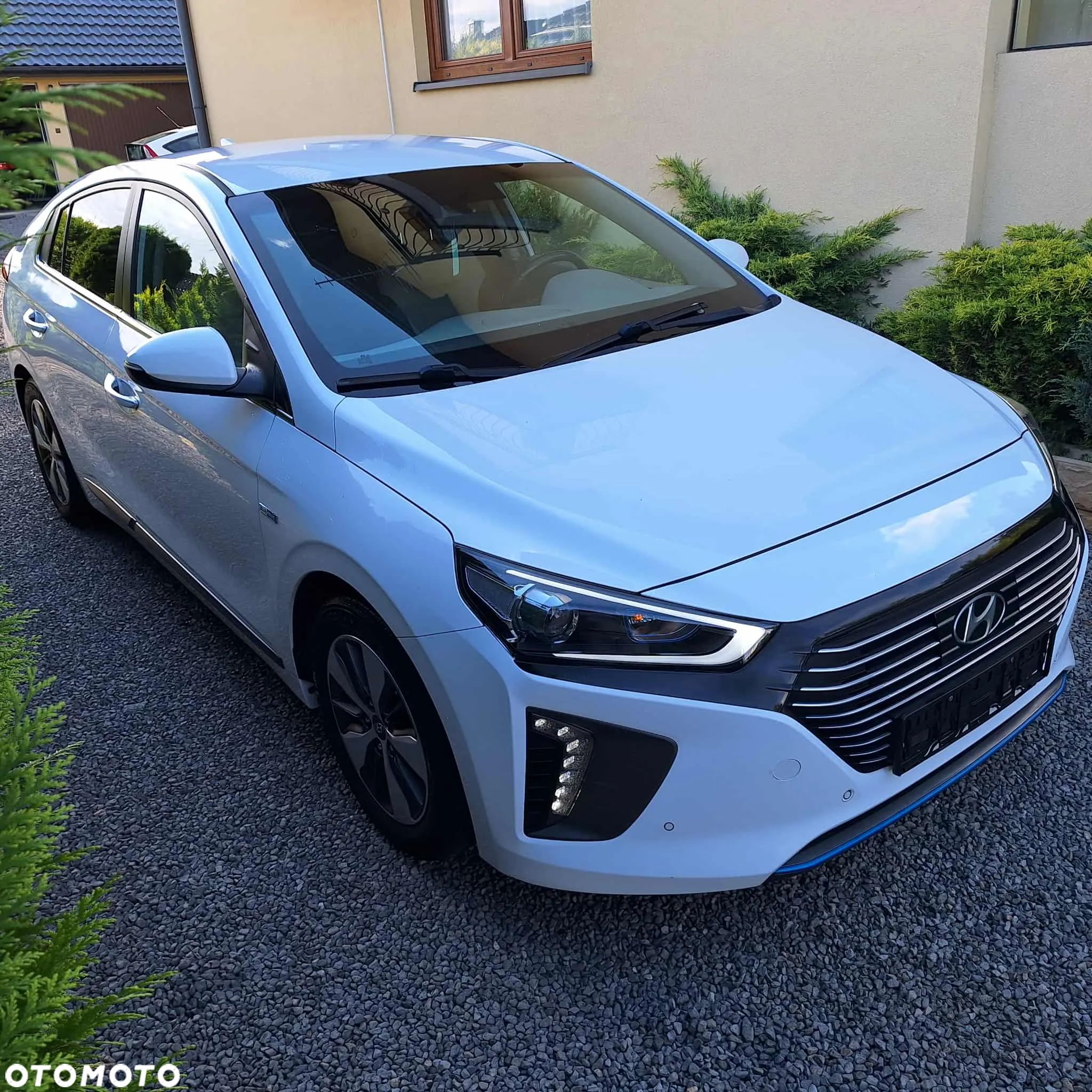 Hyundai IONIQ hybrid Platinum - 1