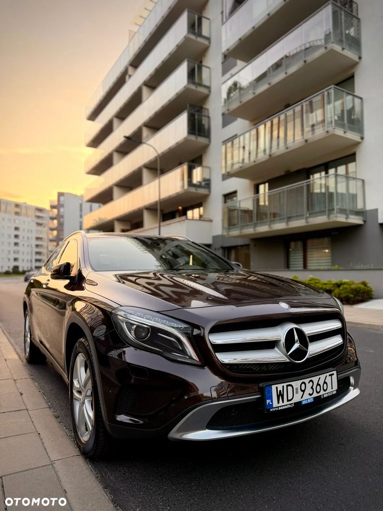 Mercedes-Benz GLA - 4