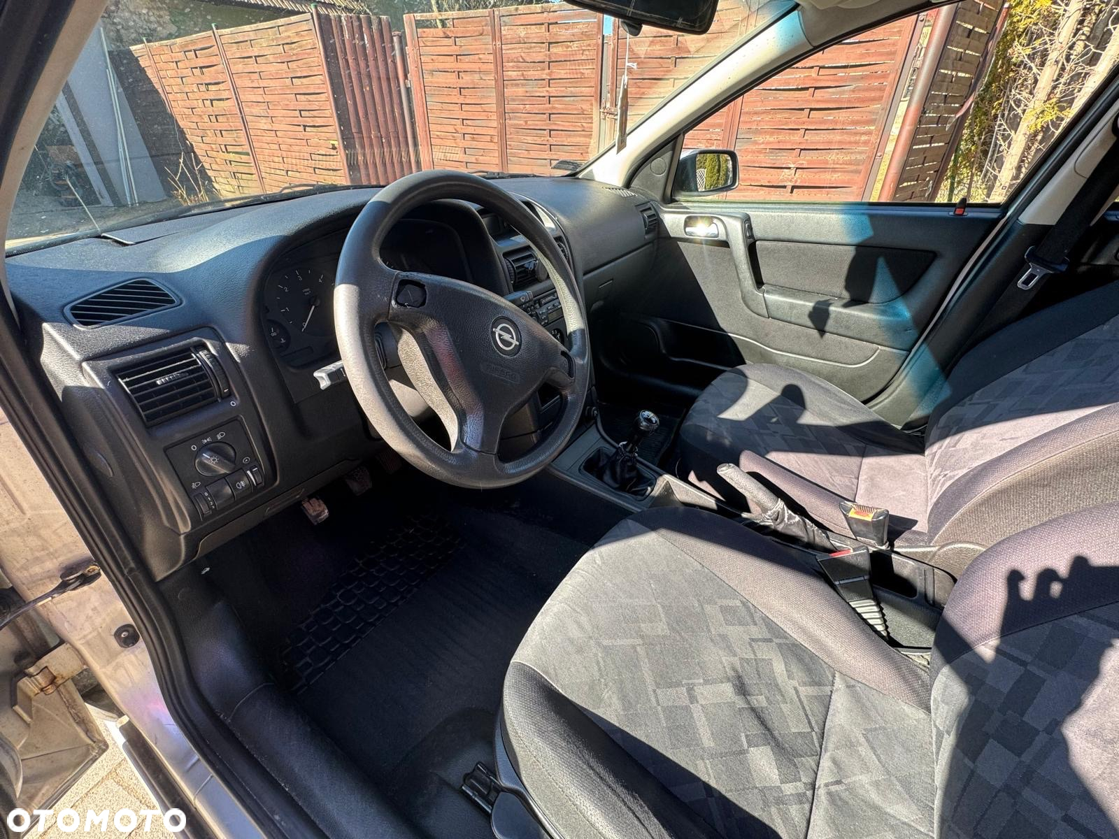 Opel Astra II 2.0 DI - 6