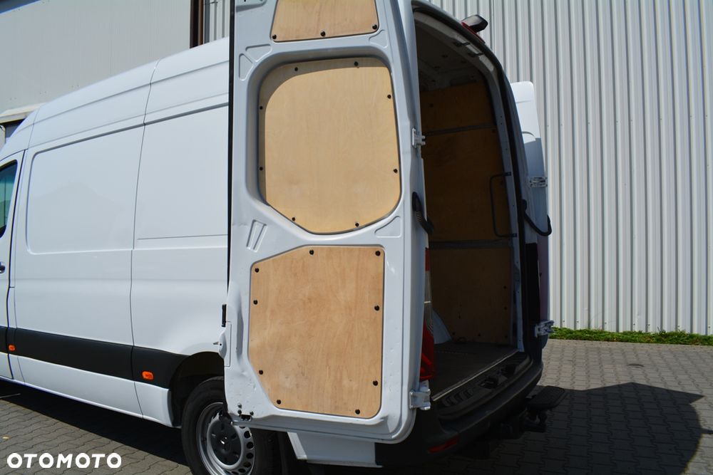 Mercedes-Benz Sprinter 907 319 CDI - 19