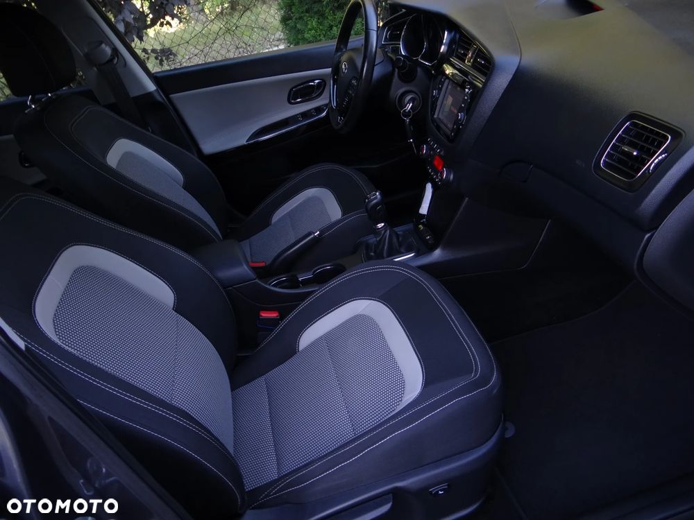 Kia Ceed 1.4 CVVT Dream-Team Edition - 24