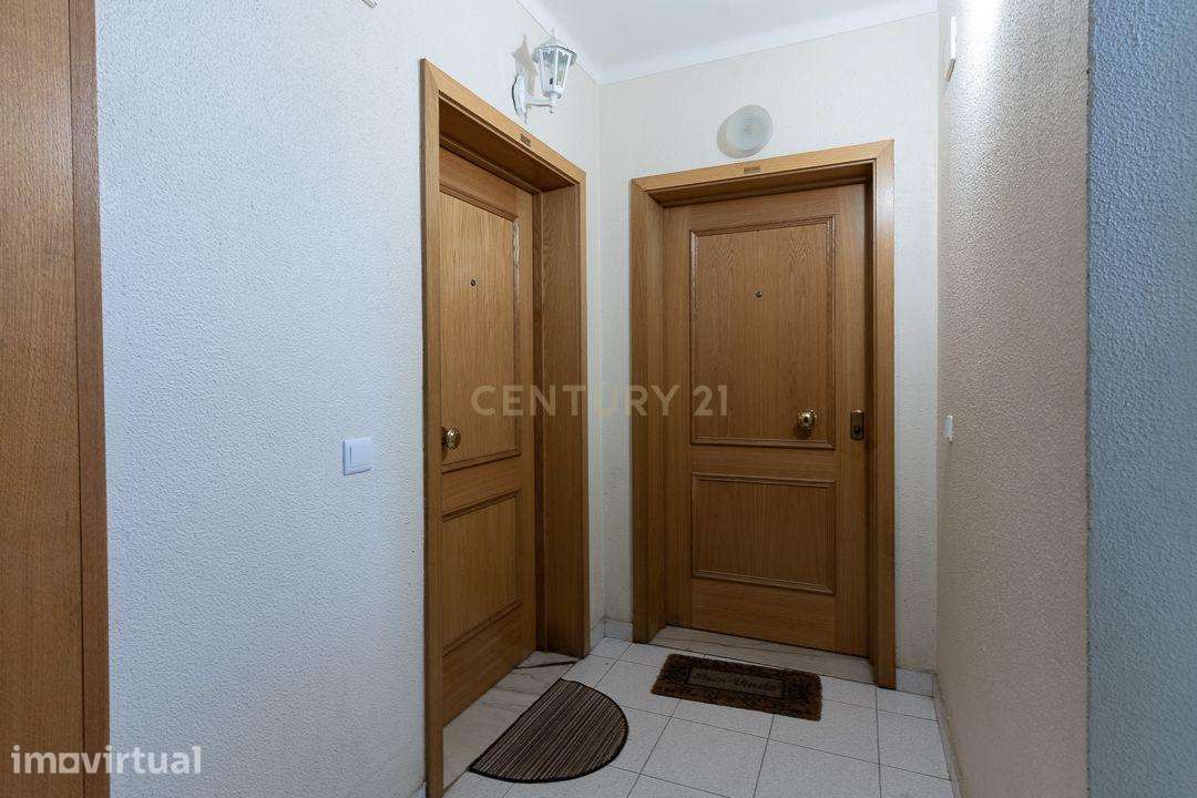 Apartamento T3 | Vale do Cobro – Setúbal - Grande imagem: 2/18