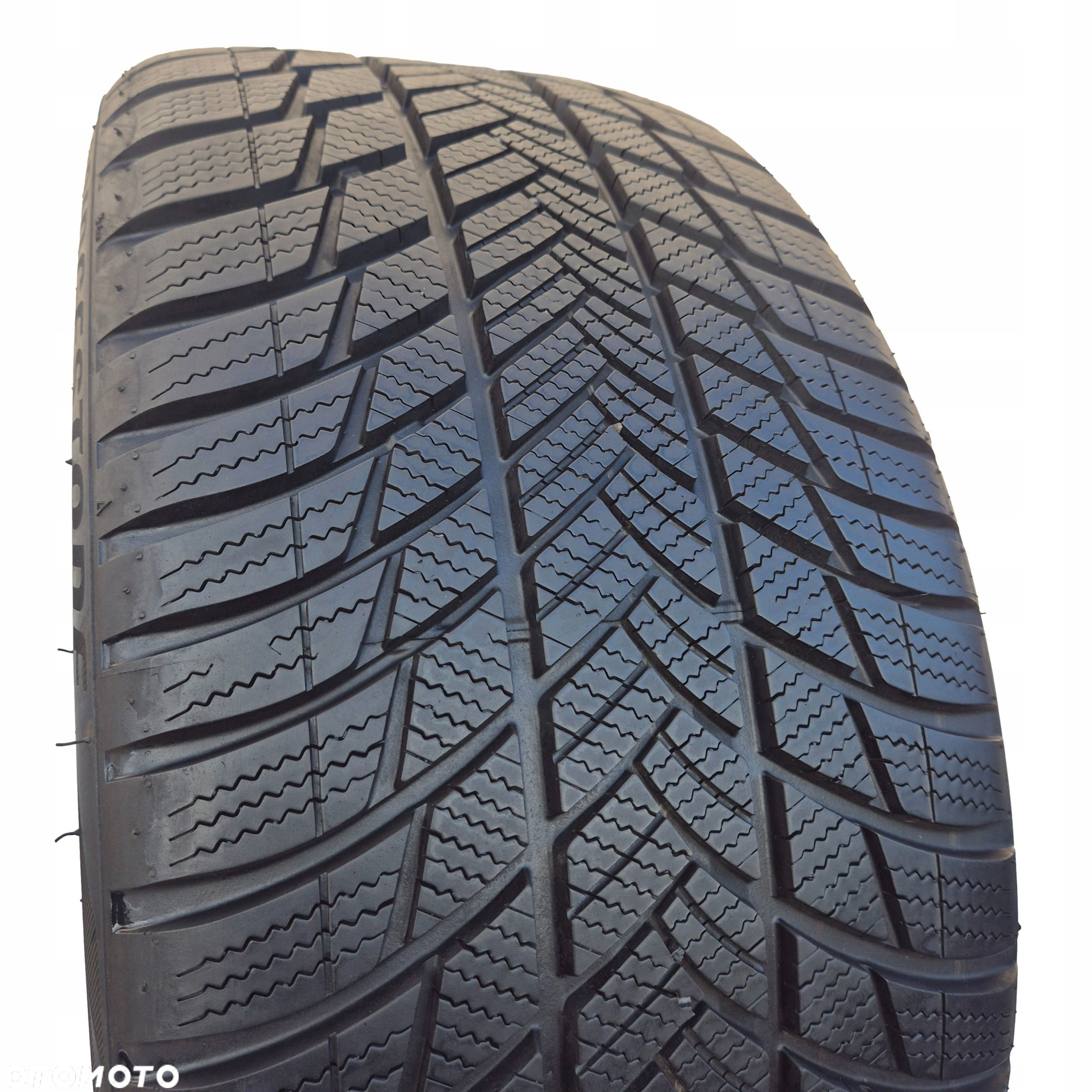 245/40 R18 93V bridgestone blizzak LM001 7.5-8mm - 1