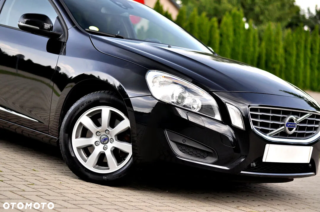 Volvo V60 D3 Geartronic Summum - 16
